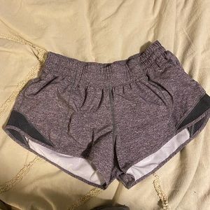 Lululemon hotty hot short 2.5”